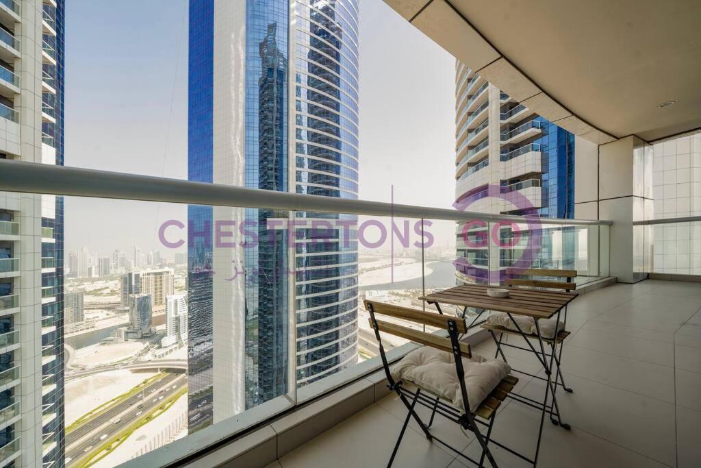 Chestertons Go - Damac Paramount Towers - Business Bay Lägenhet Dubai Exteriör bild